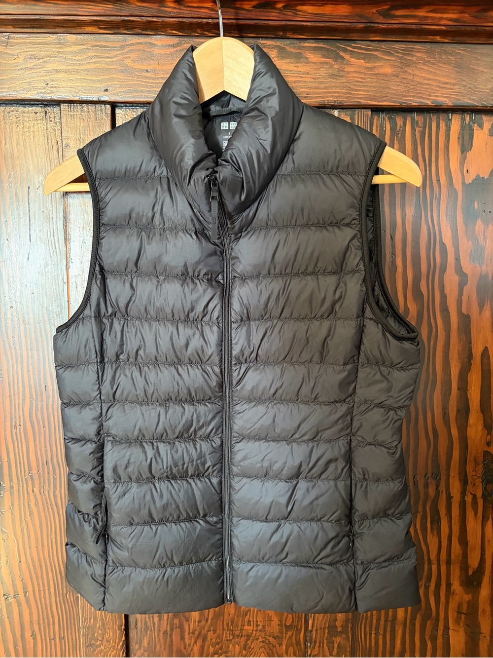 Uniqlo Women’s Black Quilted Packable Down Vest